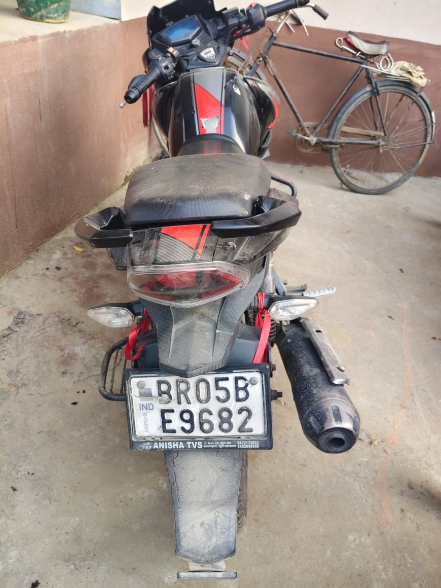 रामगढ़वा । रामगढ़वा : 8.9 किलो गांजा के साथ दो तस्कर गिरफ्तार, अपाची बाइक जब्त