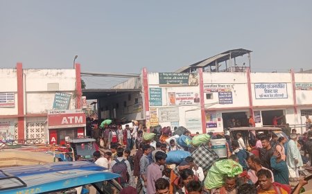 सीतामढ़ी :- होली में अपने घर पहुंचे परदेसियों ने बयां की अपनी ट्रेन सफर की व्यथा