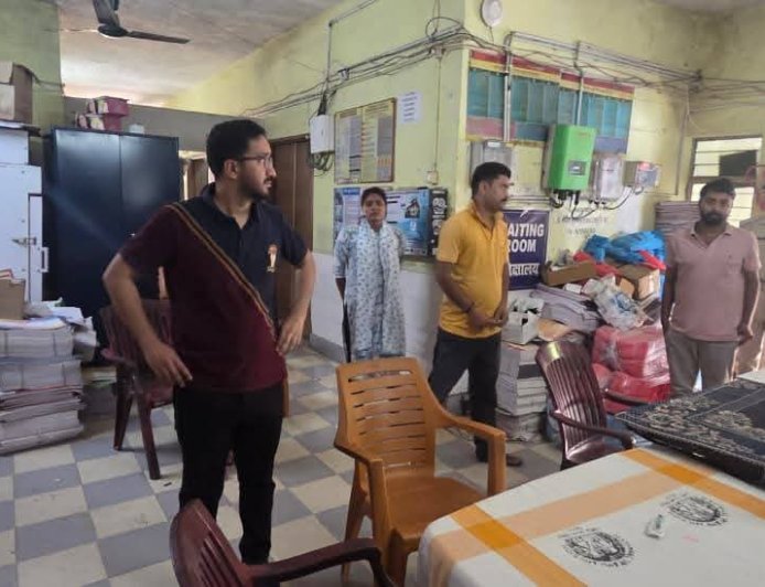 कोटवा PHC में औचक निरीक्षण, स्वास्थ्य व्यवस्था की खुली पोल, कई कर्मी नपेंगे