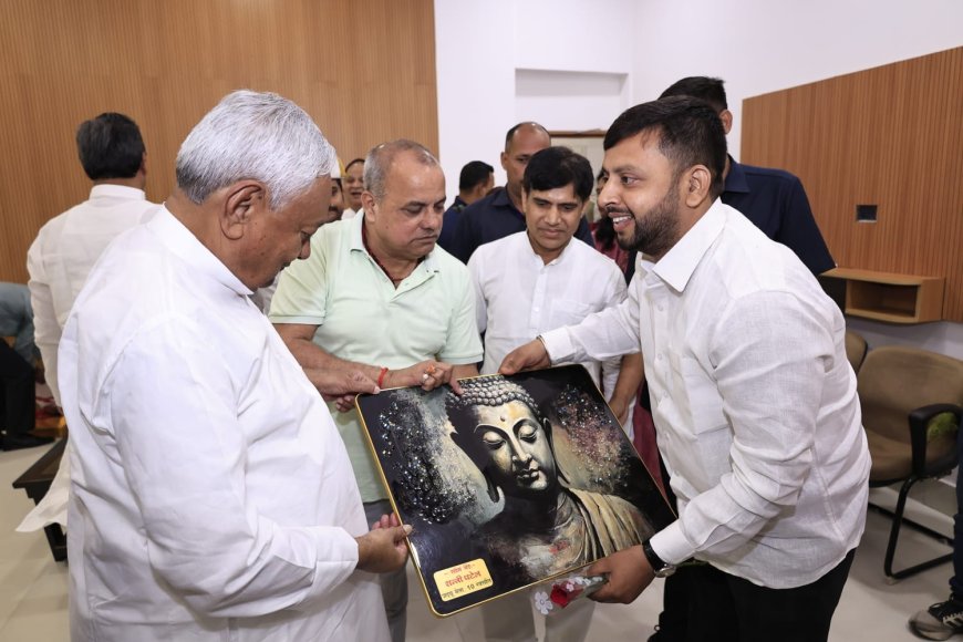 सीएम आवास पर JDU उपाध्यक्ष विशेष मुलाकात की: नीतीश कुमार को गौतम बुद्ध की प्रतिमा भेंट, विचारों से जुड़ा संदेश दिया
