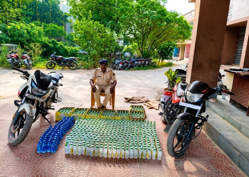 घोड़ासहन में चोरी की बाइक पर तस्करी का खेल बेनकाब, भारी मात्रा में नेपाली शराब बरामद