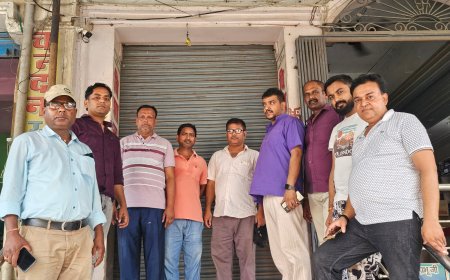रामगढ़वा : ऑनलाइन दवा बिक्री के विरोध में रामगढ़वा में दवा दुकानों की हड़ताल, बिना दवा लिए लौटे मरीज