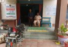 घोड़ासहन : 323 बोतल नेपाली शराब के साथ तस्कर गिरफ्तार, बाइक जब्त