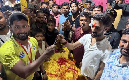 रामगढ़वा : डीसीसी क्रिकेट टूर्नामेंट का भव्य समापन, विजेता टीम को बाइक और उपविजेता को इलेक्ट्रिक स्कूटी पुरस्कार