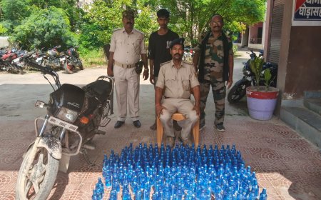 घोड़ासहन : 231 बोतल नेपाली शराब और चोरी की मोटरसाइकिल के साथ तस्कर गिरफ्तार