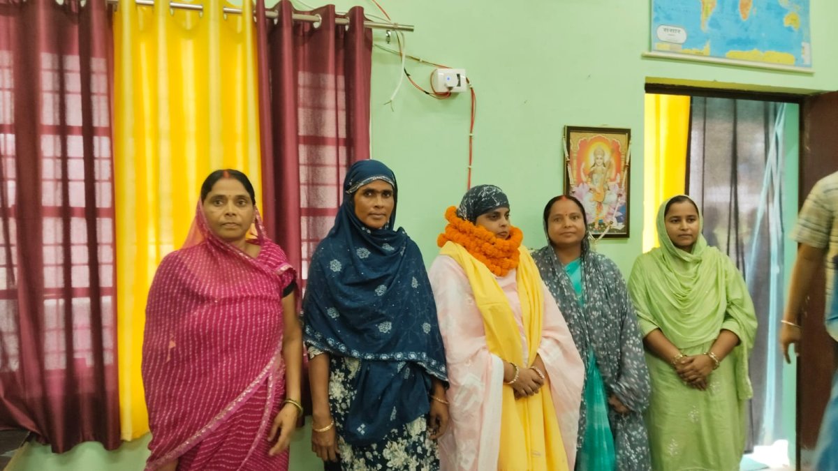 रामगढ़वा : अनुकंपा के आधार पर दिवंगत शिक्षक की पत्नी को मिली नौकरी, मध्य विद्यालय मुरला में लिपिक पद पर संभाला कार्यभार