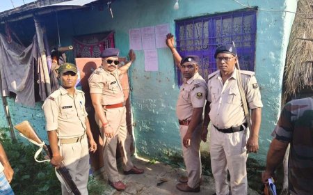 रामगढ़वा : हत्या के प्रयास समेत गंभीर मामले में फरार 13 आरोपितों के घरों पर चस्पा हुआ इश्तेहार, नहीं किया सरेंडर तो होगी कुर्की