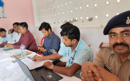 रामगढ़वा में विशेष 'सहयोग शिविर' आयोजित: डीएम-एसपी ने सुनीं ग्रामीणों की फरियाद, लापरवाही पर अधिकारियों को दी चेतावनी