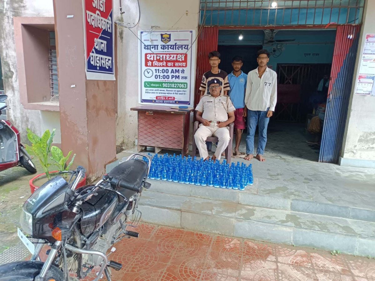 घोड़ासहन : पुलिस की बड़ी कार्रवाई, 150 बोतल नेपाली शराब के साथ हीरो गिरफ्तार