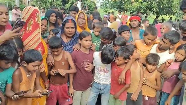 घोड़ासहन : पहली सोमवारी से पहले राजवाड़ा ठीकरनाथ मंदिर में नाग बाबा का शुभ आगमन, दर्शन को उमड़ा आस्था का सैलाब, 'हर-हर महादेव' के जयघोष से गूंज उठा मंदिर परिसर