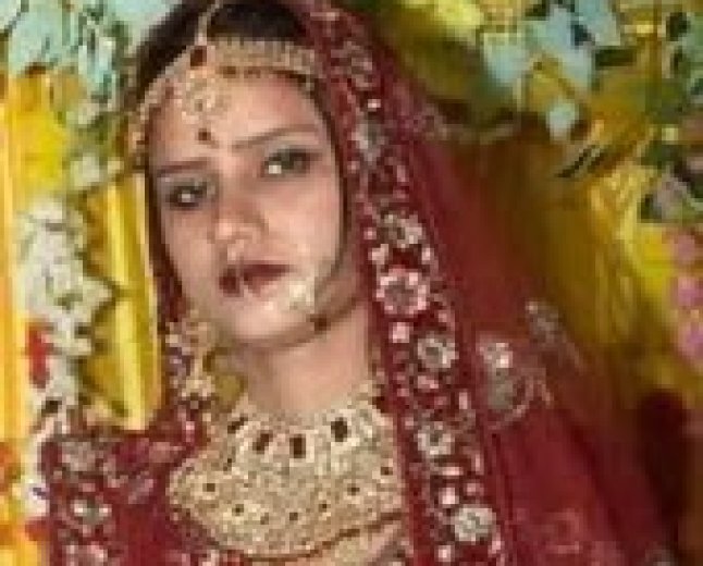 सीतामढ़ी :- शादी के दो महीने बाद मायके आई नवविवाहिता की हत्या, पोखर किनारे मिला शव