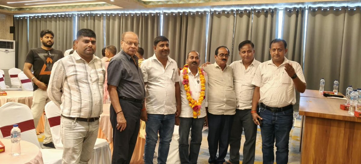 जिला में एग्रो इनपुट डीलर एसोसिएशन की बैठक में रामगढ़वा प्रखंड अध्यक्ष बने प्रमोद कुशवाहा, शुभचिंतकों ने दी बधाइयां