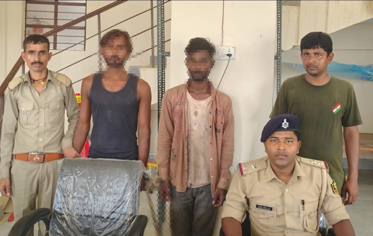 सीतामढ़ी :- चोरी की बाइक के साथ दो शातिर गिरफ्तार