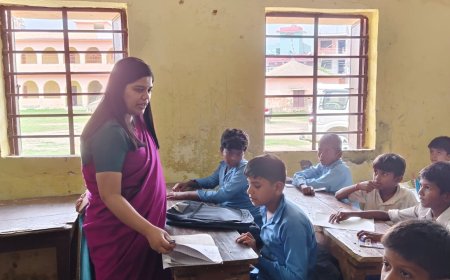 सीतामढ़ी :- जिला पदाधिकारी द्वारा राजकीय आदर्श मध्य विद्यालय, शिवहर का किया गहन निरीक्षण