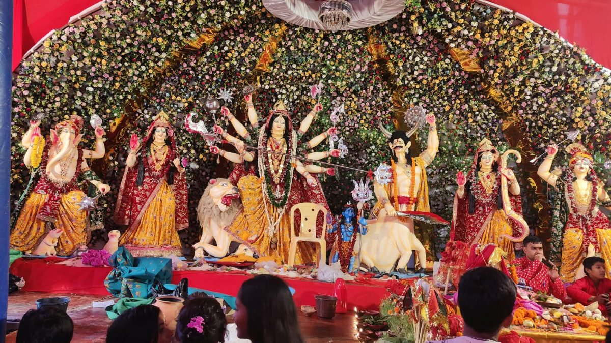 सीतामढ़ी :- मां का पट खुलते ही उमड़ी श्रद्धालुओं की भीड़