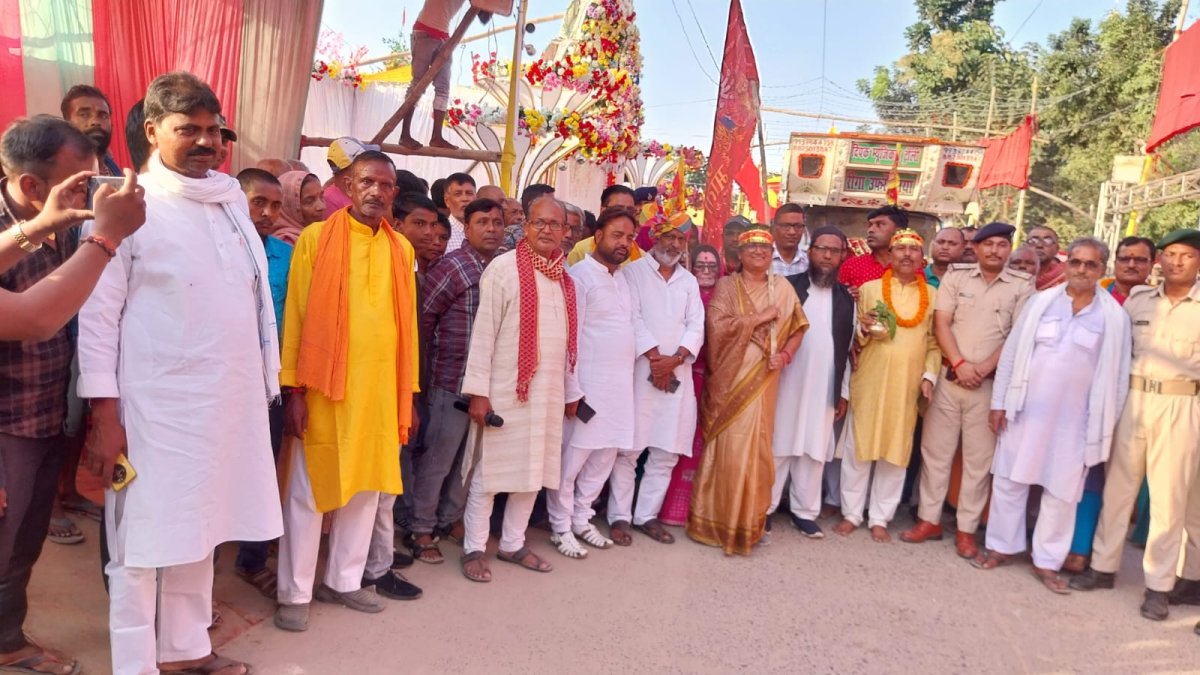 सीतामढ़ी :- शोभायात्रा में दिखी सांप्रदायिक एकता की मिसाल, सभी ने लगाया जयकारो घोष