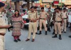 सीतामढ़ी :- दुर्गा पूजा को लेकर डीएम-एसपी के नेतृत्व में निकला गया फ्लैग मार्च