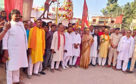 सीतामढ़ी :- शोभायात्रा में दिखी सांप्रदायिक एकता की मिसाल, सभी ने लगाया जयकारो घोष